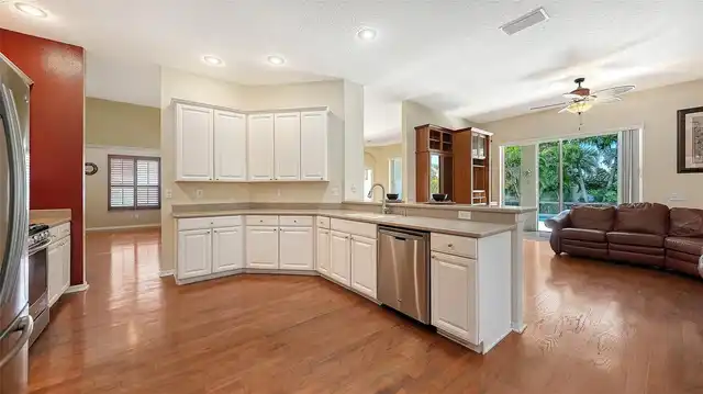Listing Photo 19