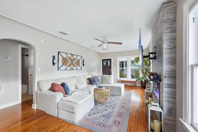 Listing Photo 7
