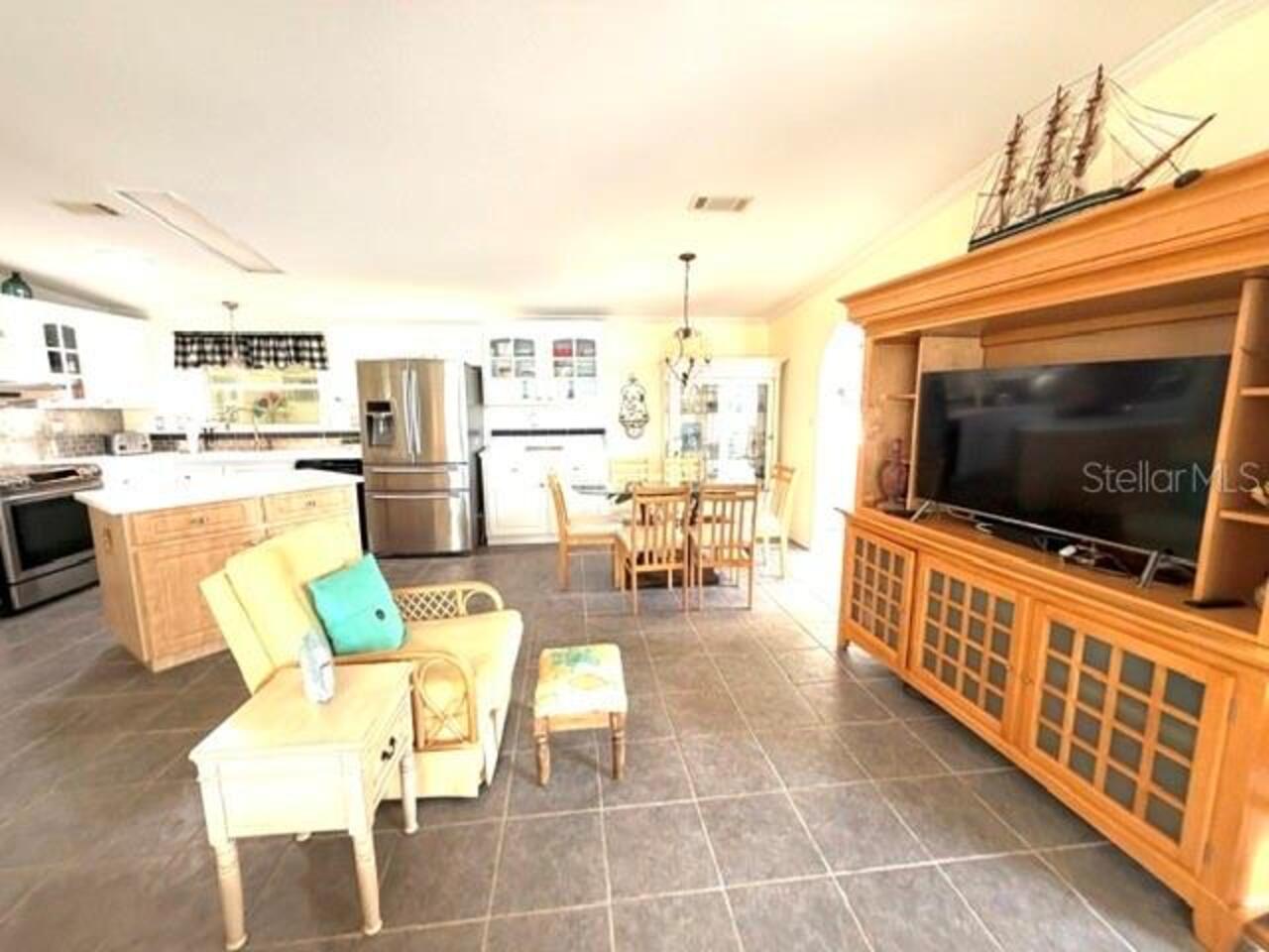 Listing Photo 8