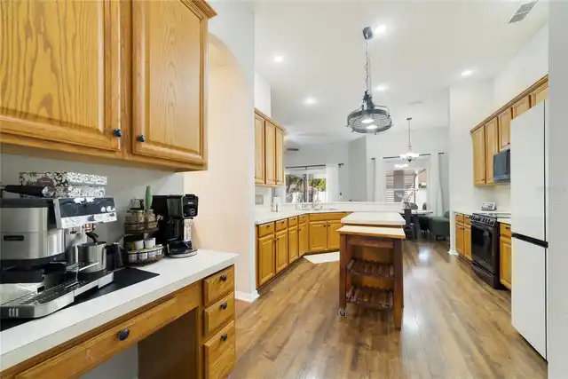 Listing Photo 10
