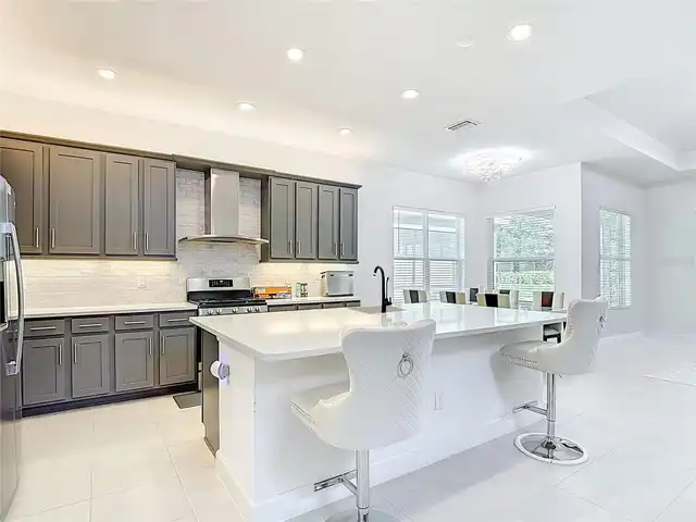 Listing Photo 14