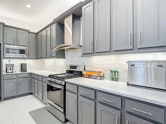 Listing Photo 18