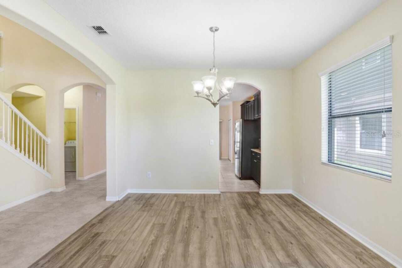 Listing Photo 9