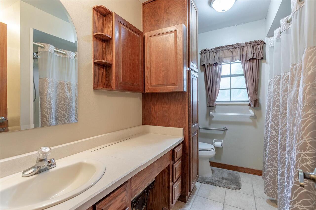 Listing Photo 11