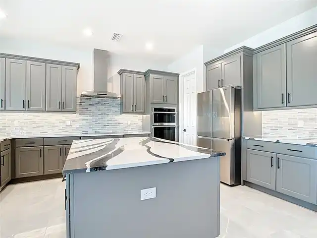 Listing Photo 18