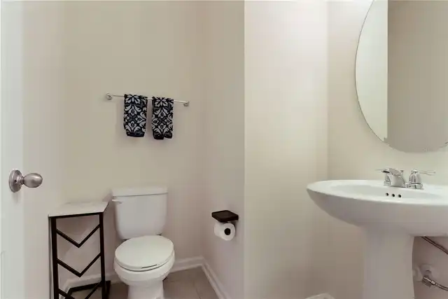 Listing Photo 12