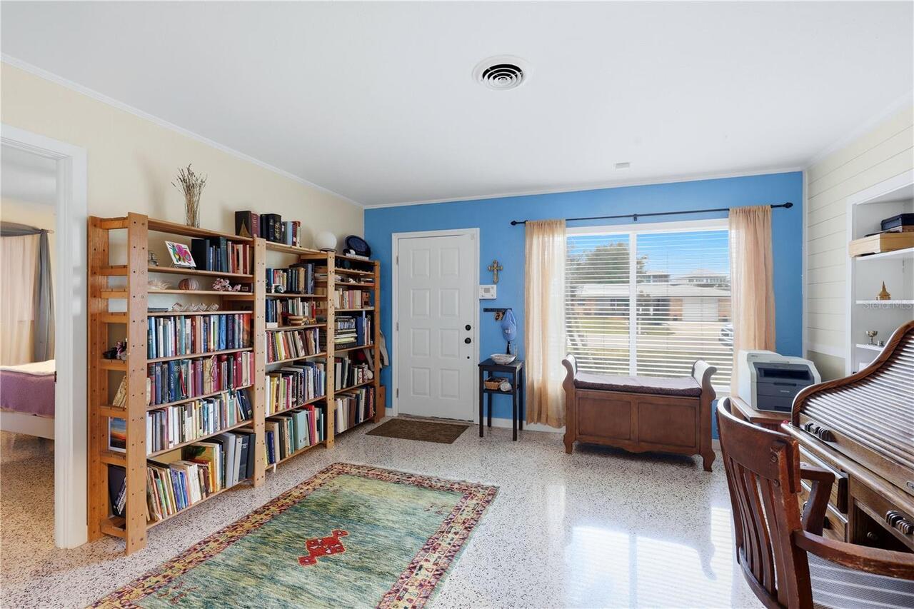 Listing Photo 11