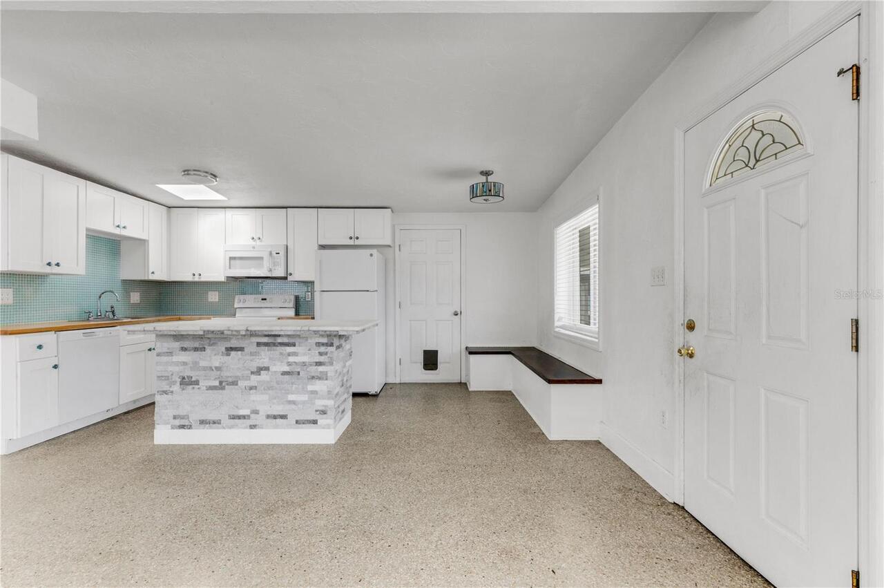 Listing Photo 10