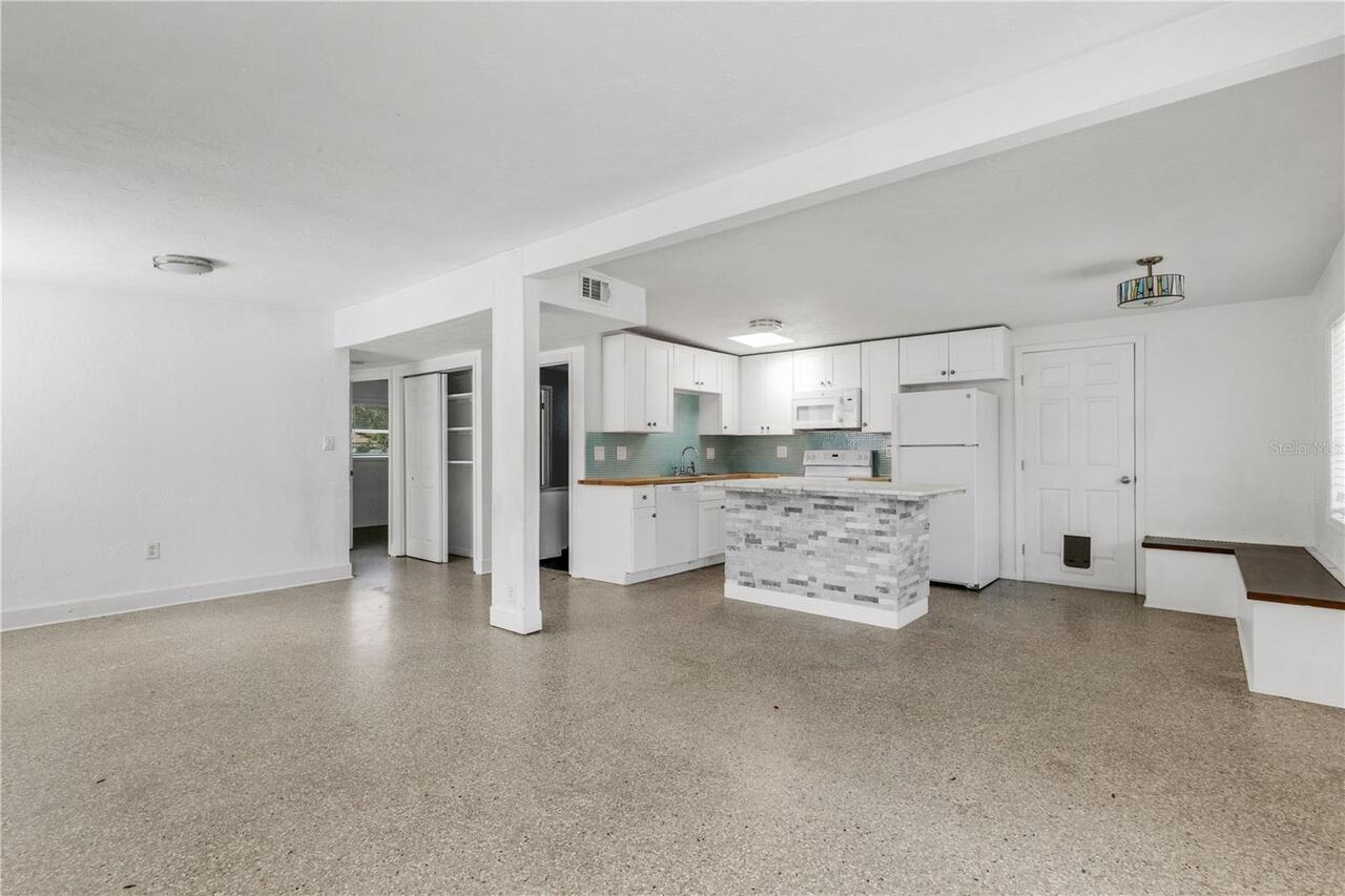 Listing Photo 11