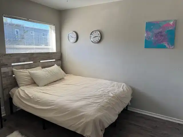 Listing Photo 12
