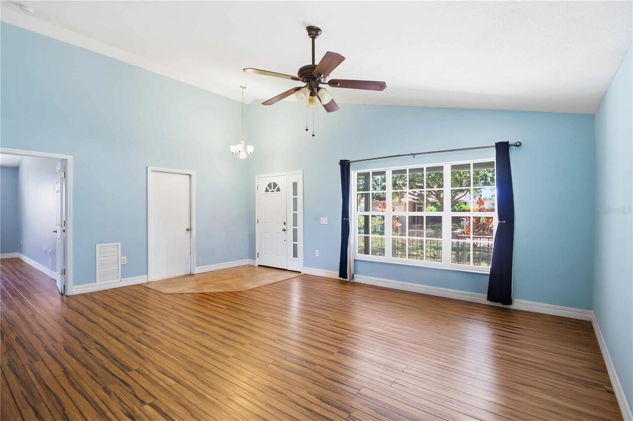 Listing Photo 8