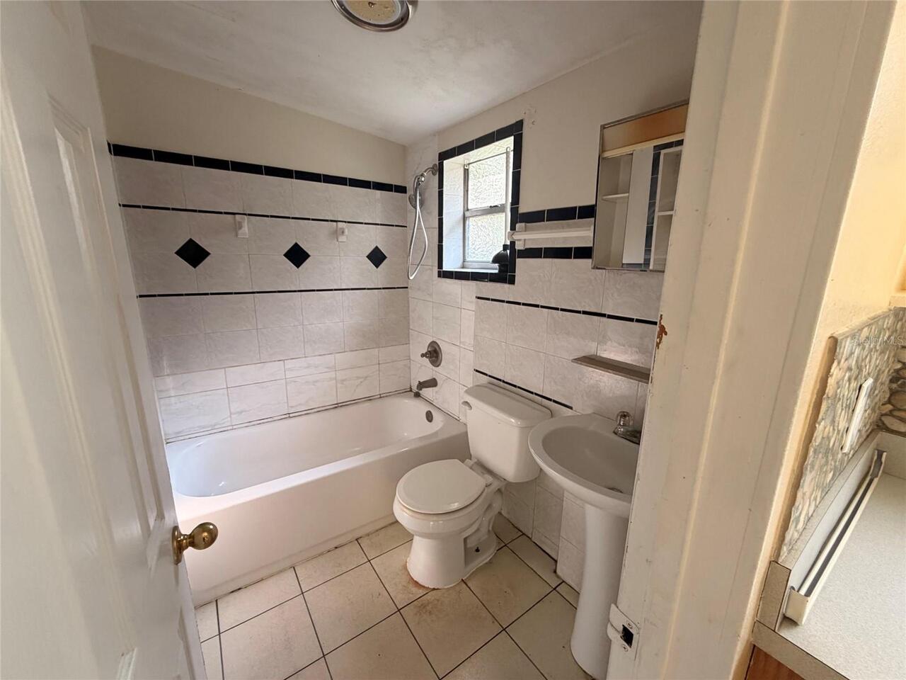 Listing Photo 8