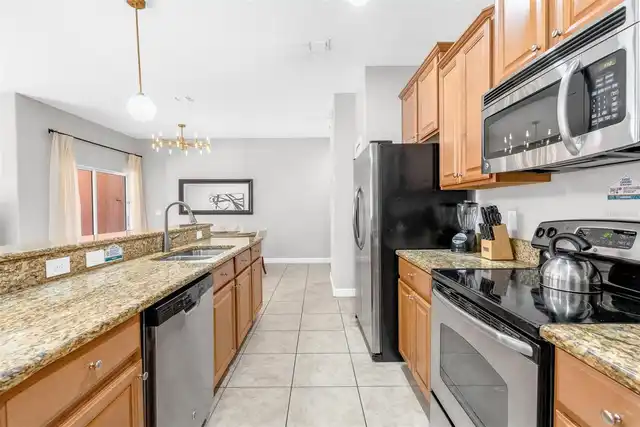 Listing Photo 8
