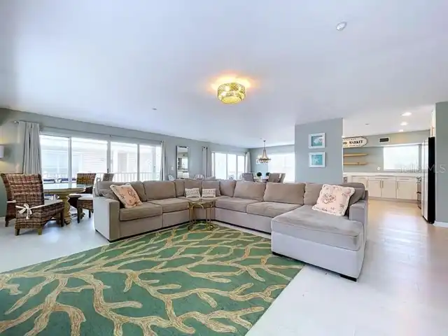 Listing Photo 9