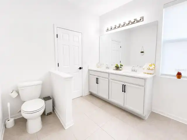Listing Photo 12