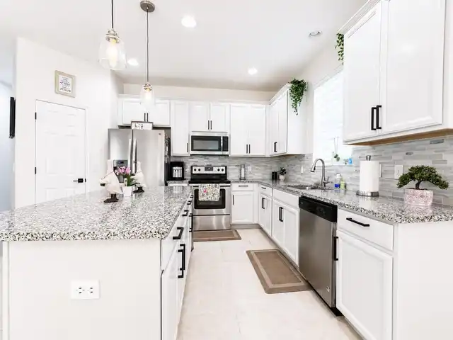 Listing Photo 16