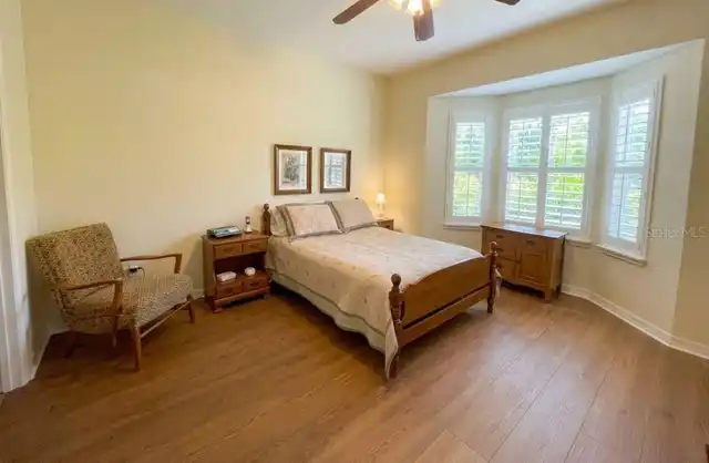 Listing Photo 14
