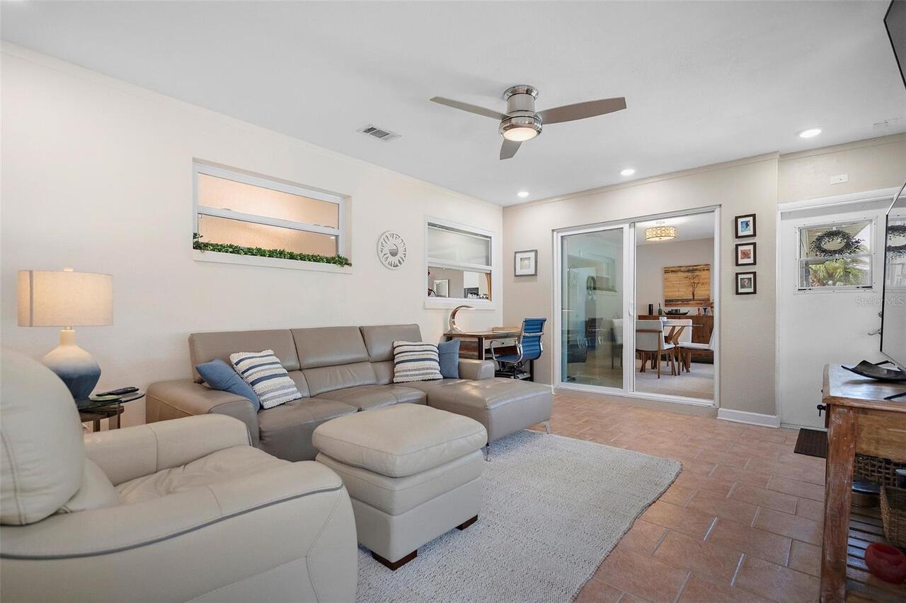 Listing Photo 12