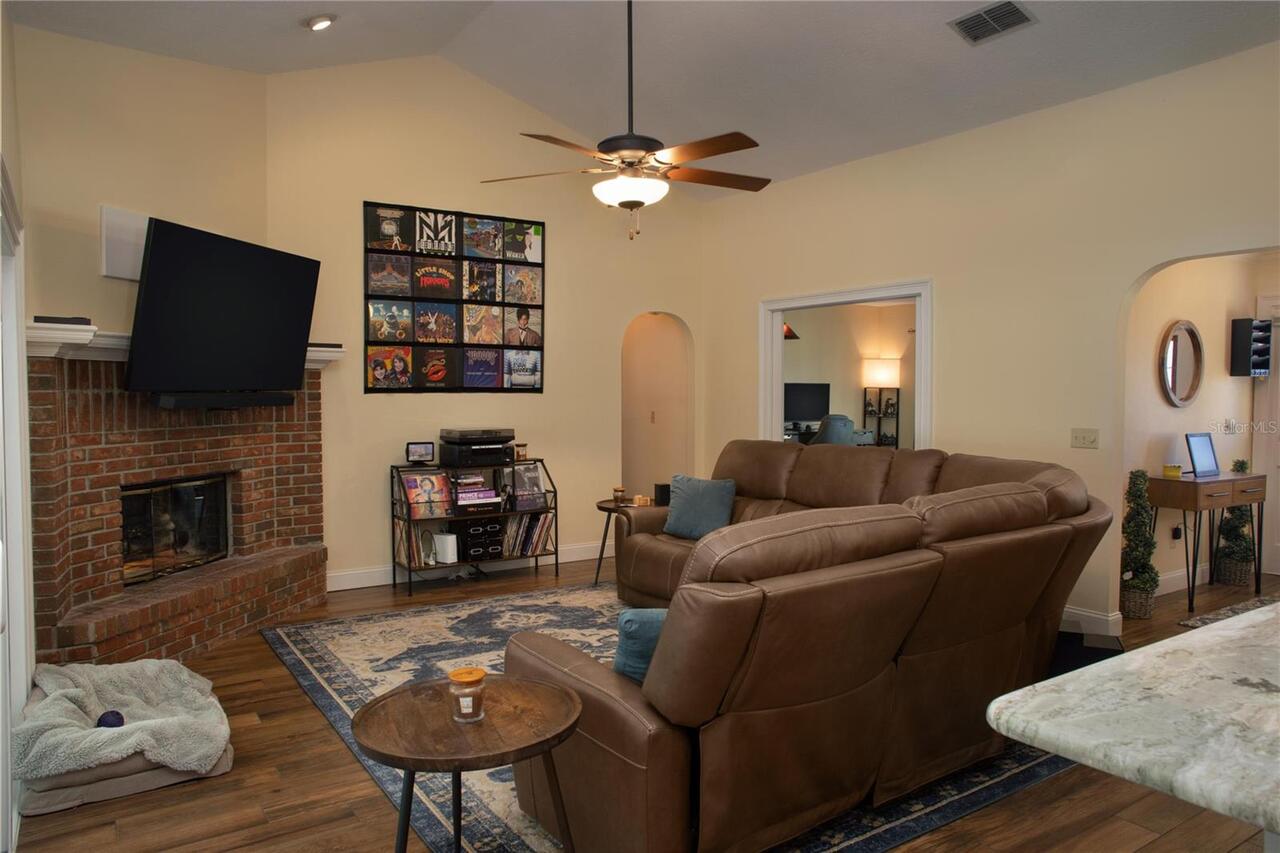 Listing Photo 7