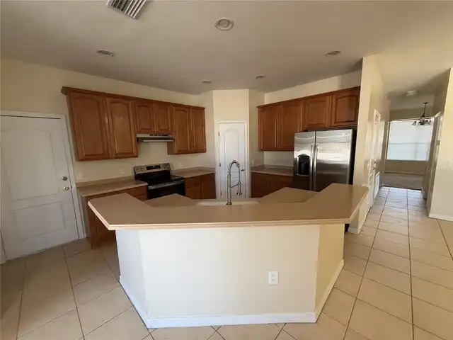 Listing Photo 9