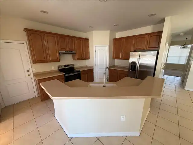 Listing Photo 10