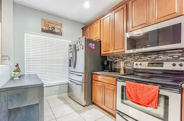 Listing Photo 12