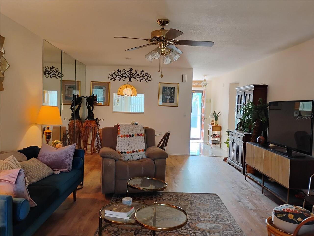 Listing Photo 8