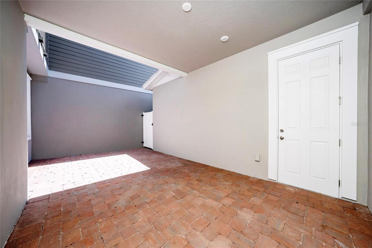 Listing Photo 16