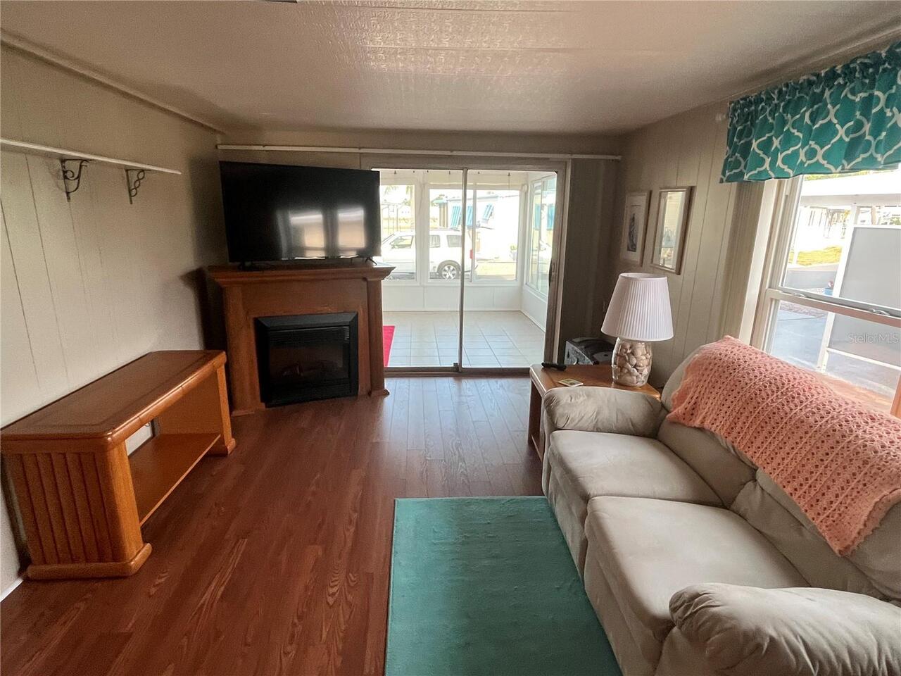 Listing Photo 10