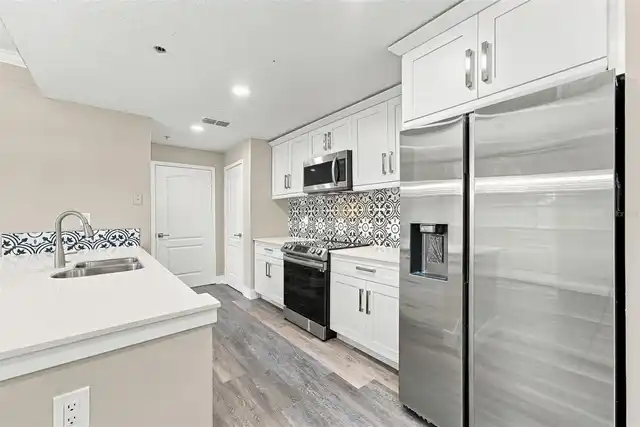 Listing Photo 8