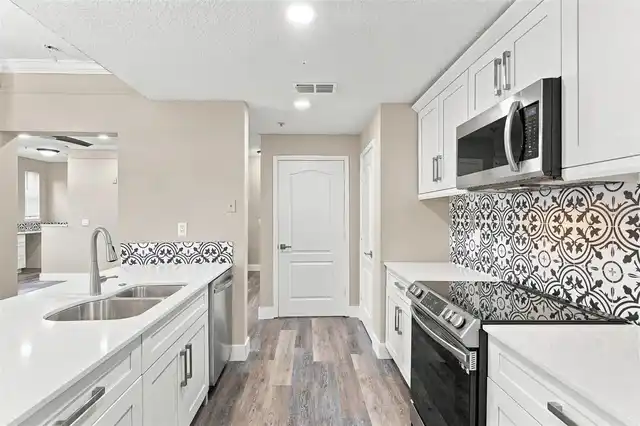 Listing Photo 9