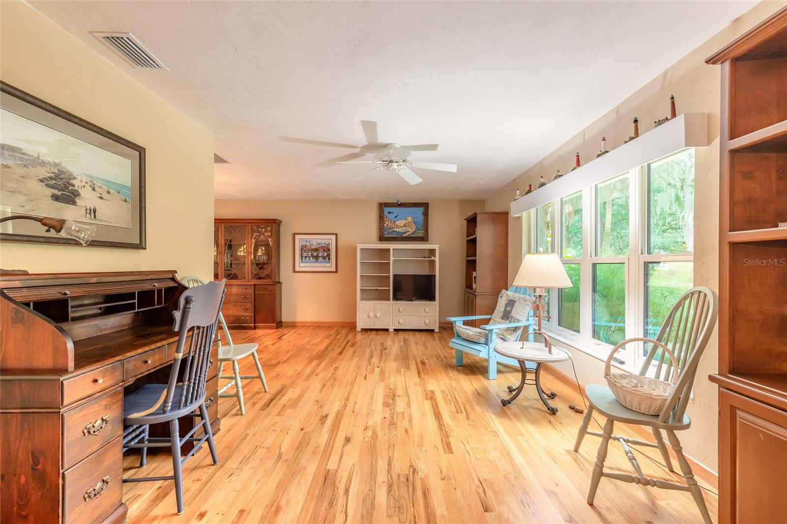 Listing Photo 8