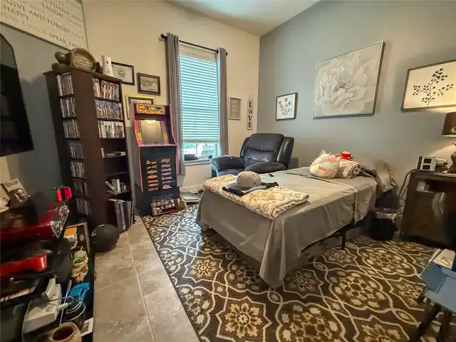 Listing Photo 16