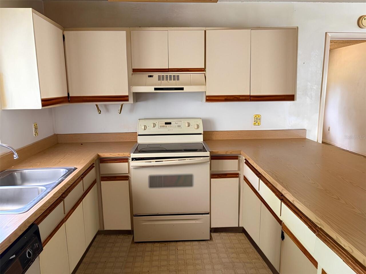 Listing Photo 9