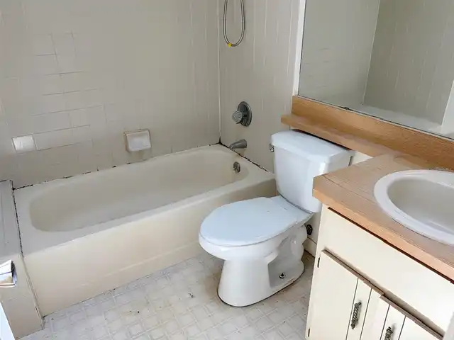 Listing Photo 17