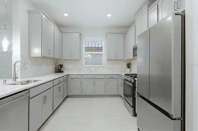 Listing Photo 14