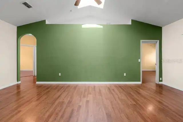 Listing Photo 7