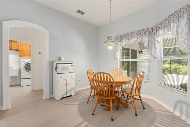 Listing Photo 10