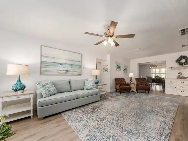 Listing Photo 10