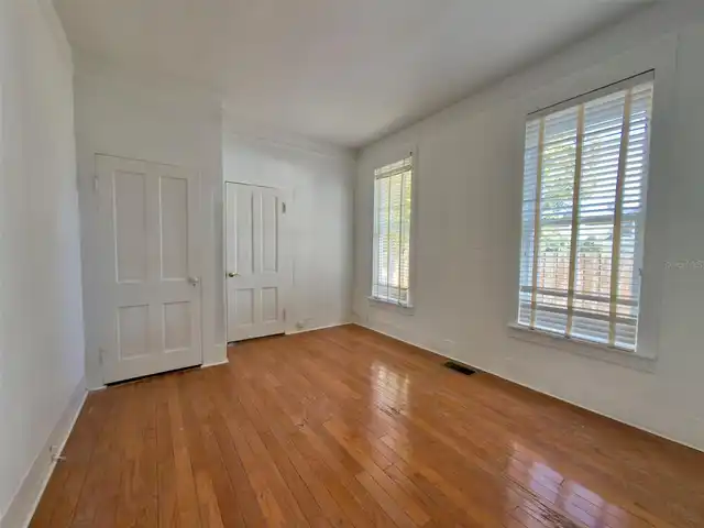 Listing Photo 10
