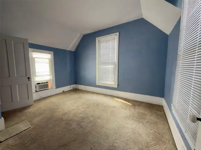 Listing Photo 16