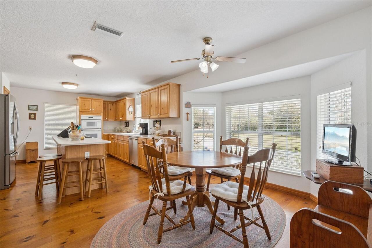 Listing Photo 11