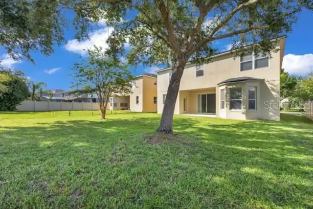 Listing Photo 11