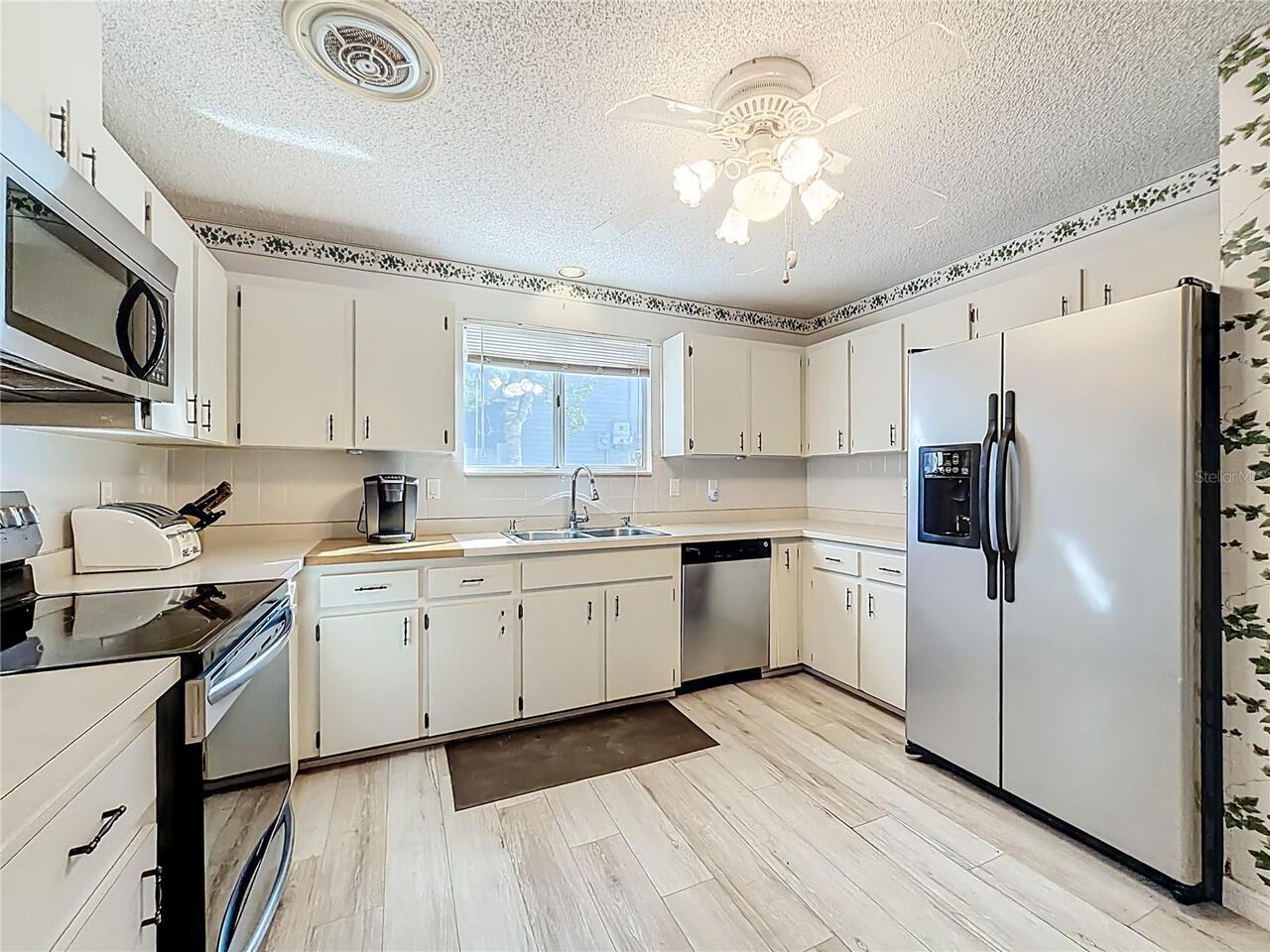 Listing Photo 14
