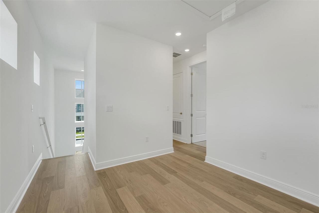 Listing Photo 14