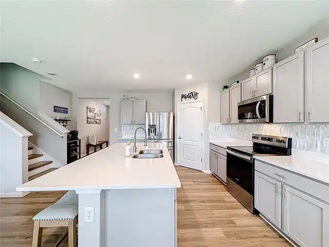 Listing Photo 17