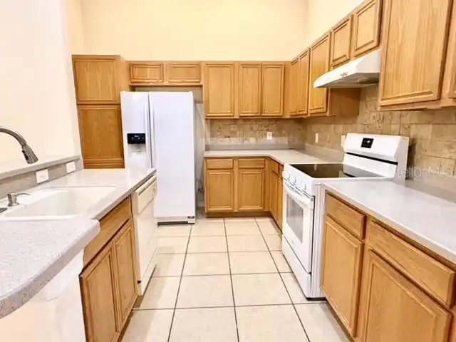 Listing Photo 8