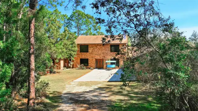 Listing Photo 10