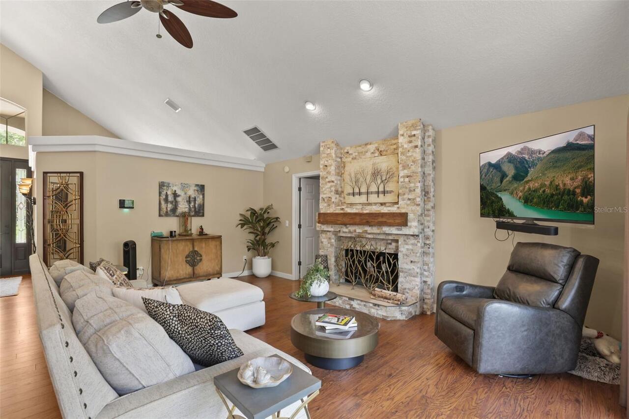 Listing Photo 14