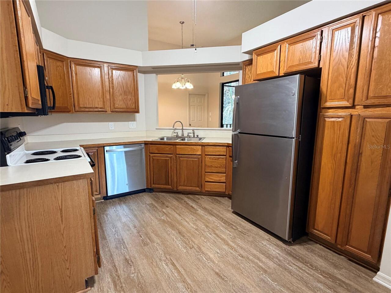 Listing Photo 8